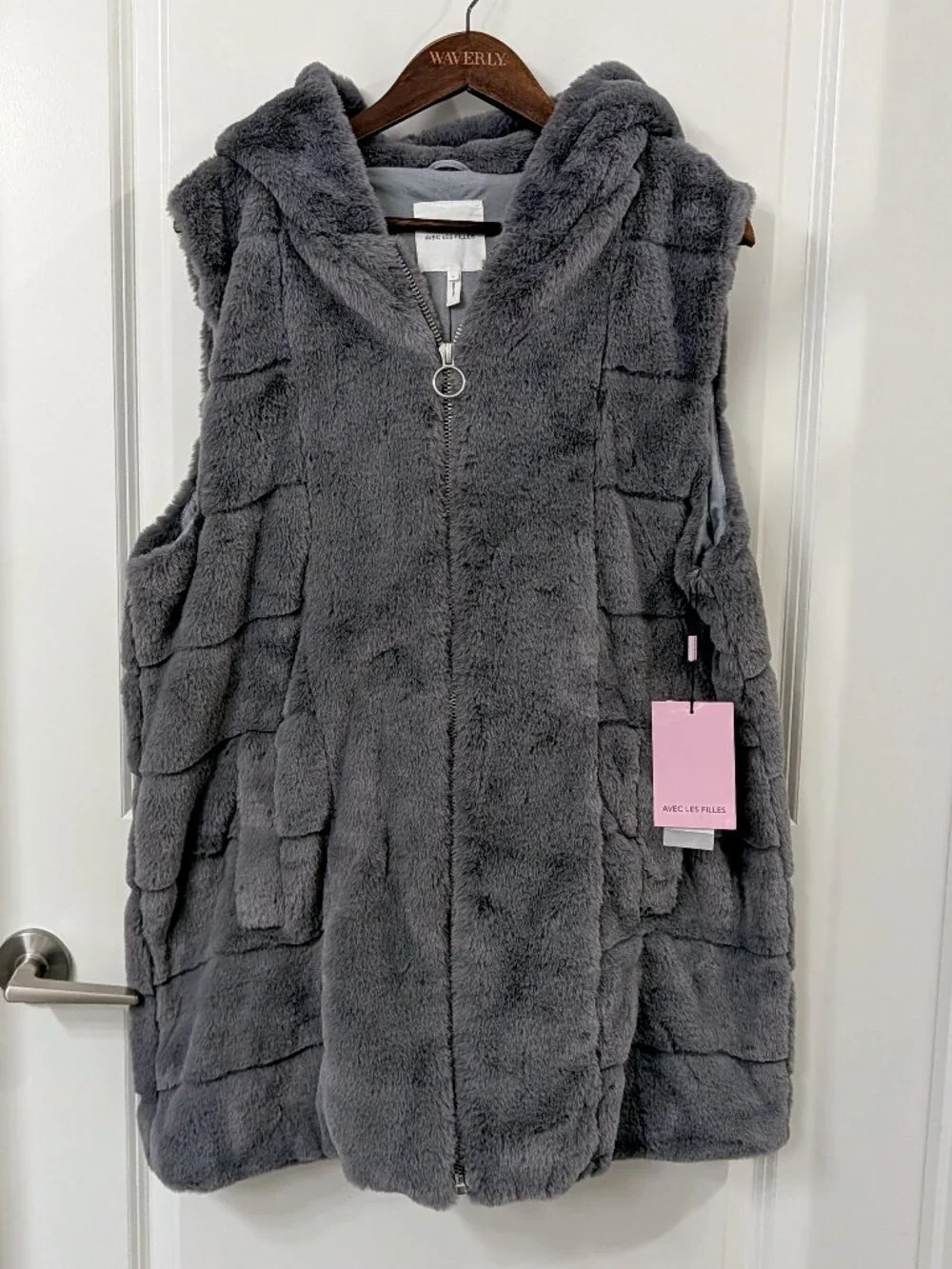 NWT Avec Les Filles Hooded Faux Fur Vest - Picture 1 of 6